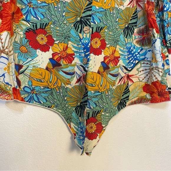 Mirror Image Top Floral Size 1X Tie Front Blouse Bell Sleeve - Picture 6 of 11